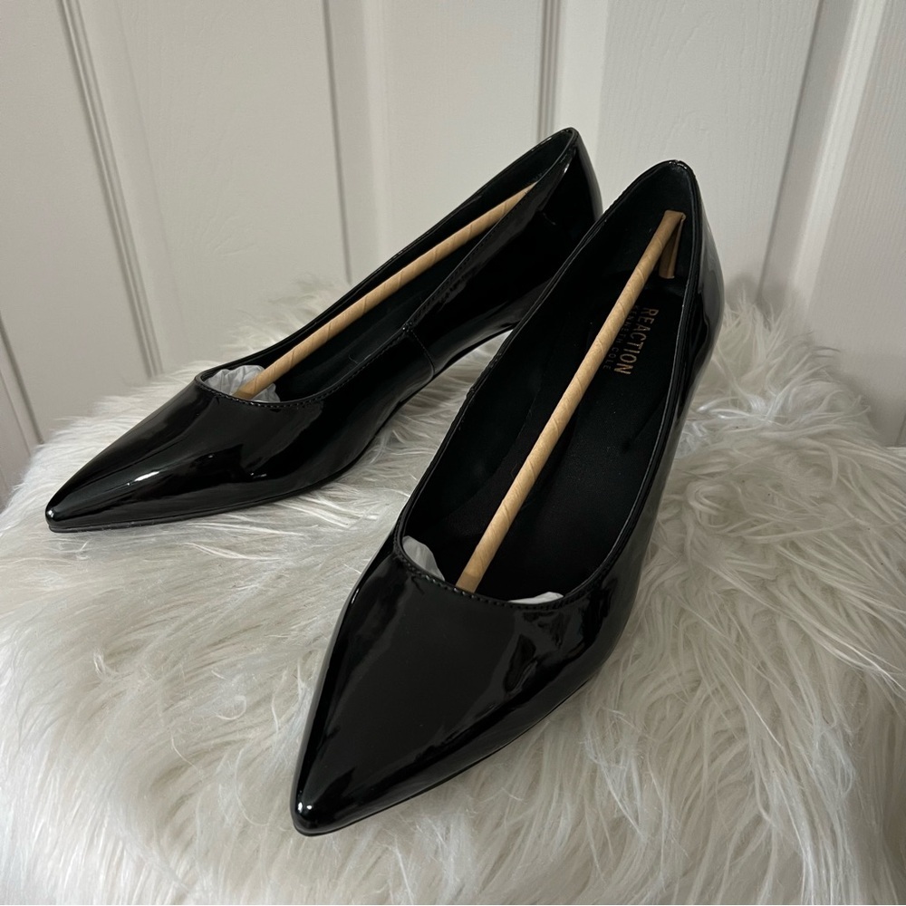 Kenneth Cole Reaction Black Heels